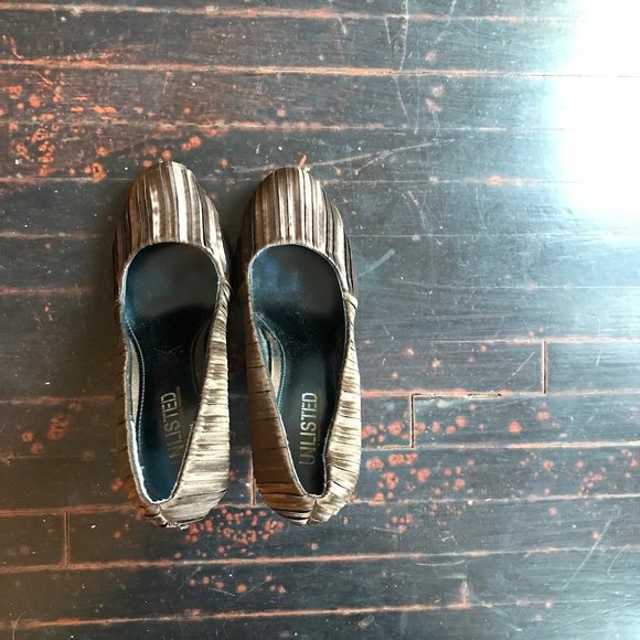 Kenneth Cole Unlisted Brown Satin Pumps - Size 7.5 - Picture 3 of 3